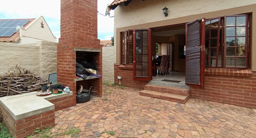 3 Bedroom Property for Sale in Equestria Gauteng