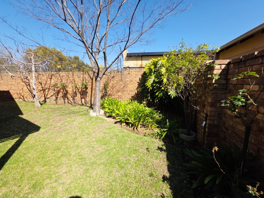 2 Bedroom Property for Sale in Equestria Gauteng