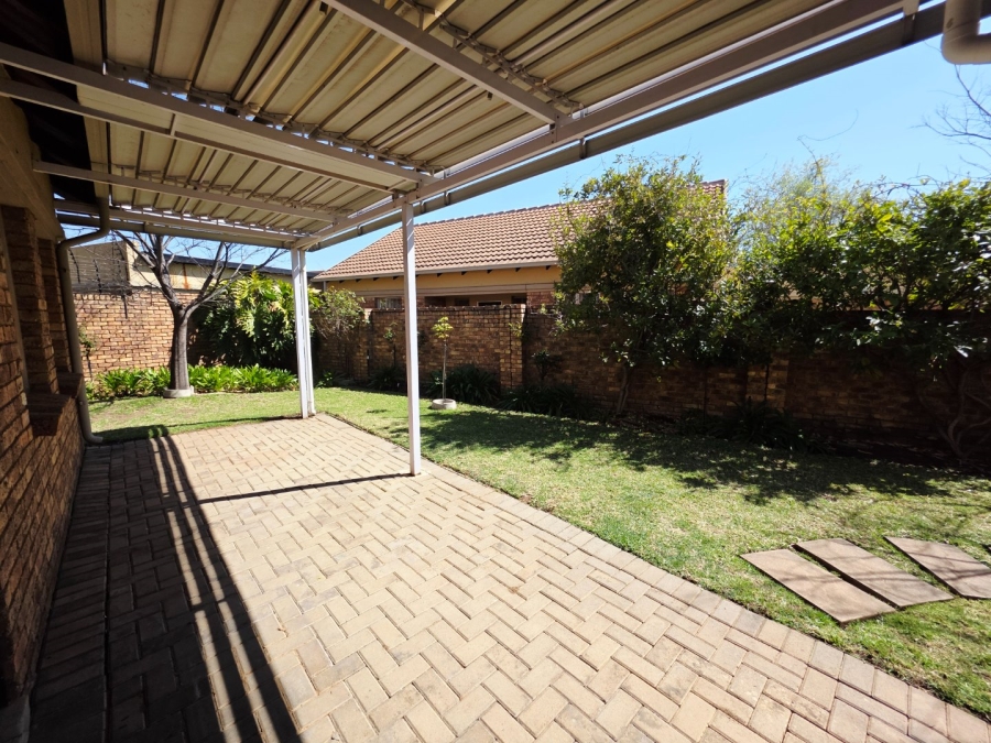 2 Bedroom Property for Sale in Equestria Gauteng