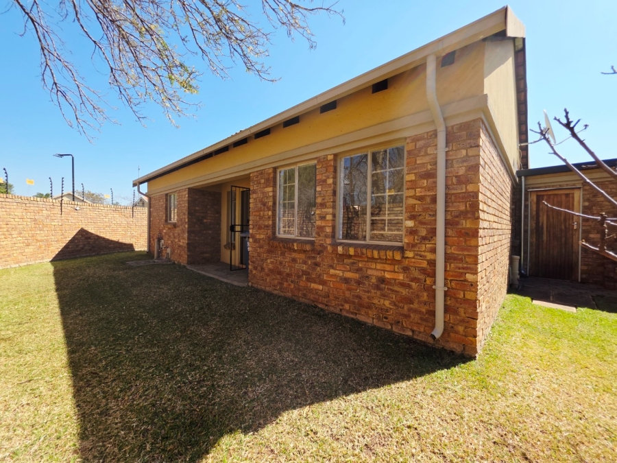 2 Bedroom Property for Sale in Equestria Gauteng