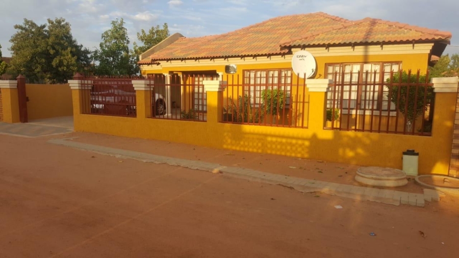 4 Bedroom Property for Sale in Soshanguve S Gauteng