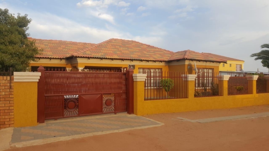 4 Bedroom Property for Sale in Soshanguve S Gauteng