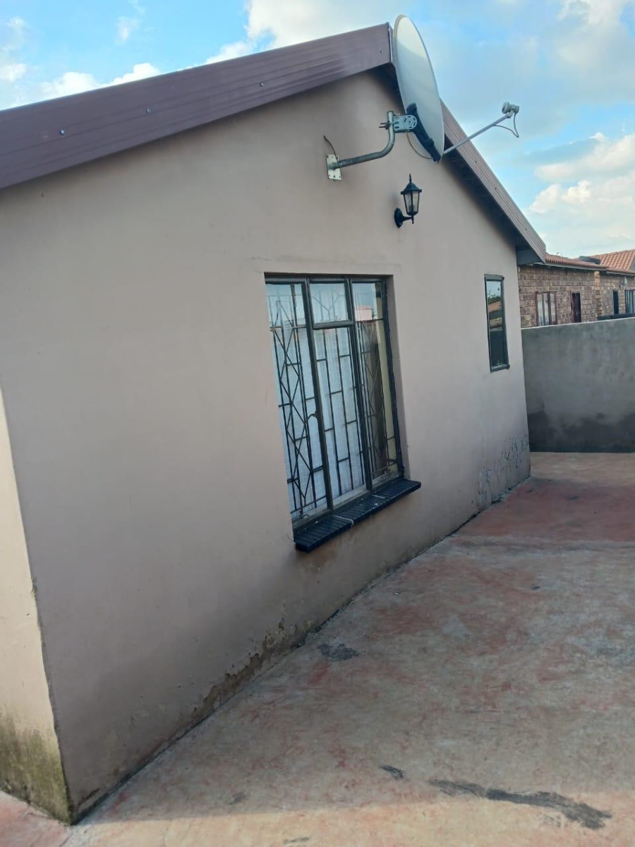 2 Bedroom Property for Sale in Bram Fischerville Gauteng