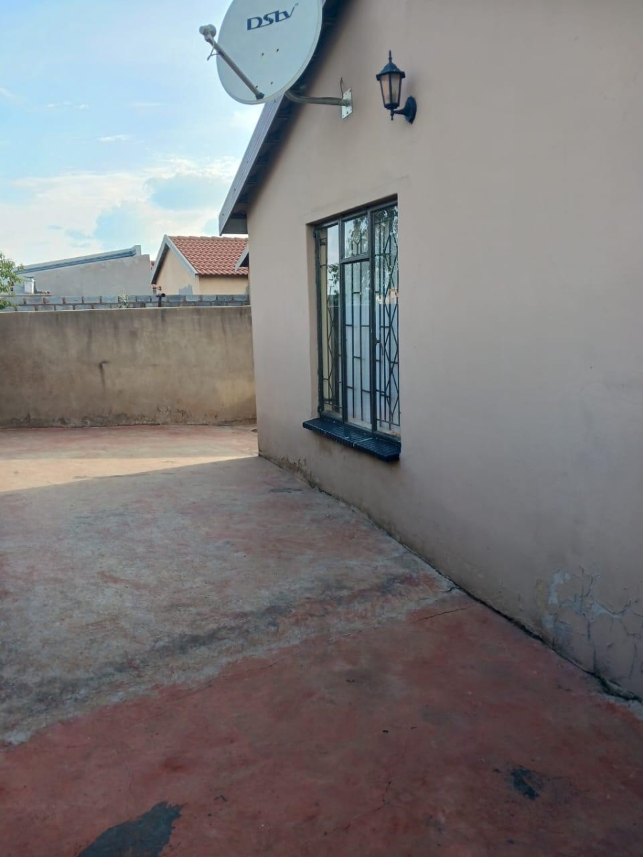2 Bedroom Property for Sale in Bram Fischerville Gauteng