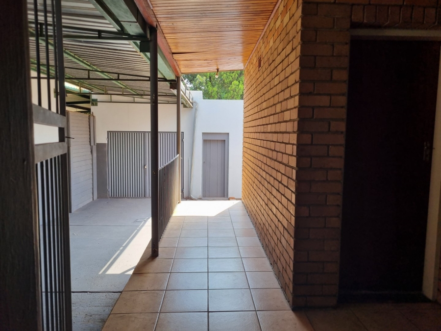 4 Bedroom Property for Sale in Pretoria Gardens Gauteng