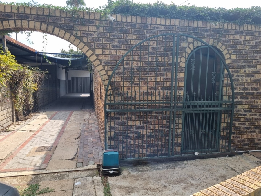 4 Bedroom Property for Sale in Pretoria Gardens Gauteng