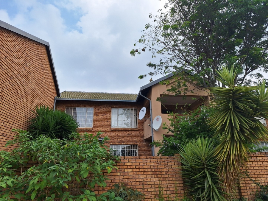 2 Bedroom Property for Sale in Amberfield Gauteng