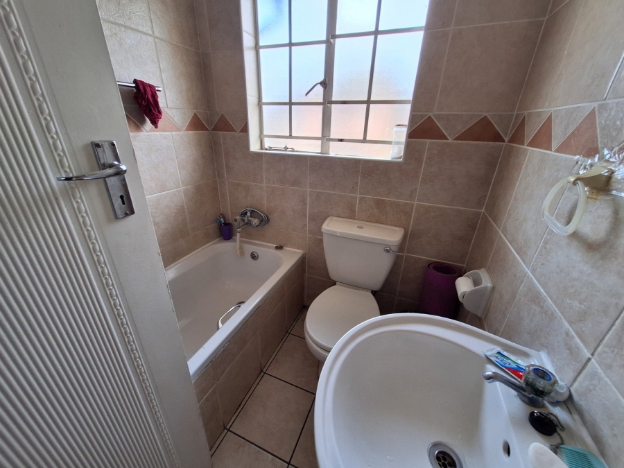 2 Bedroom Property for Sale in Amberfield Gauteng
