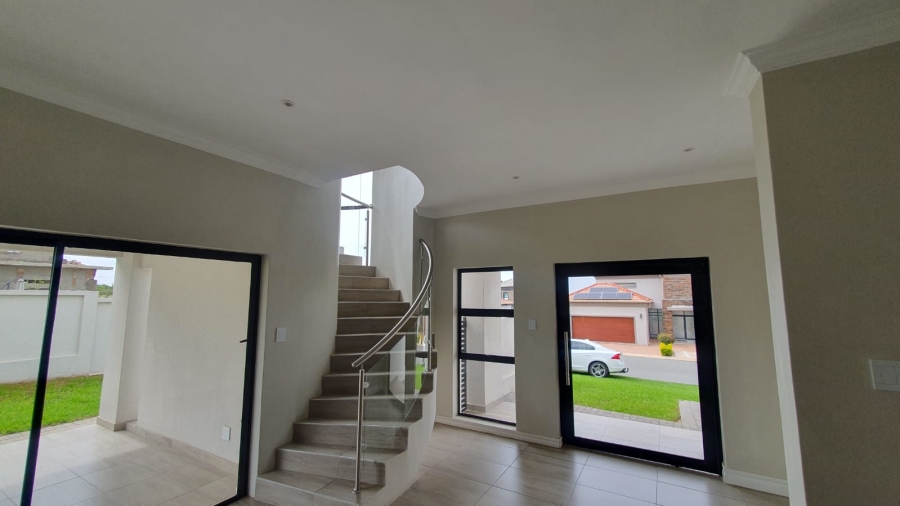 4 Bedroom Property for Sale in Blue Valley Golf Estate Gauteng
