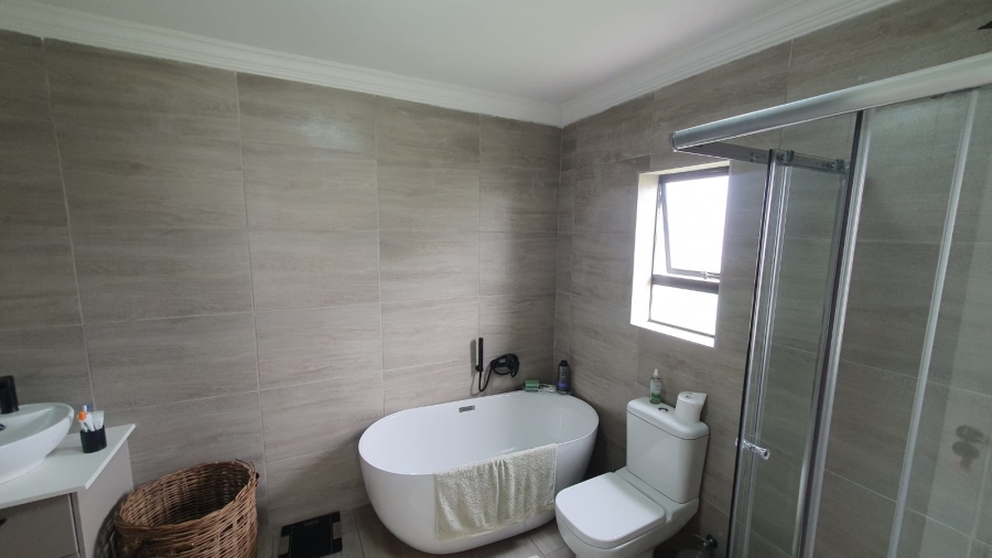 4 Bedroom Property for Sale in Blue Valley Golf Estate Gauteng