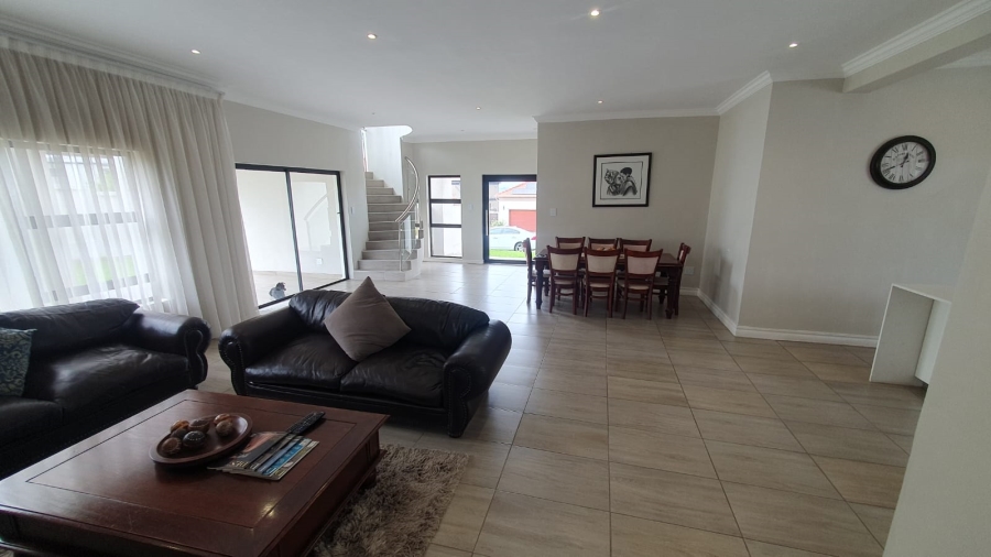 4 Bedroom Property for Sale in Blue Valley Golf Estate Gauteng