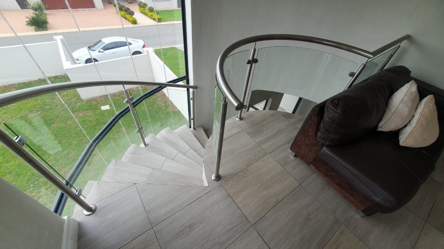 4 Bedroom Property for Sale in Blue Valley Golf Estate Gauteng