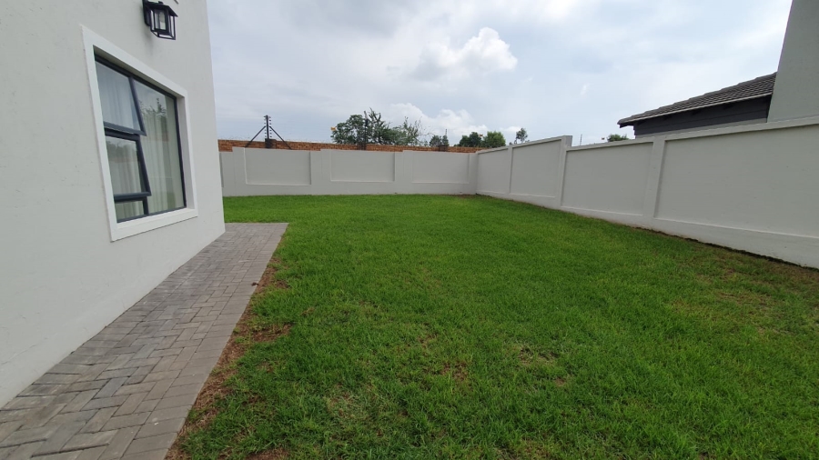 4 Bedroom Property for Sale in Blue Valley Golf Estate Gauteng
