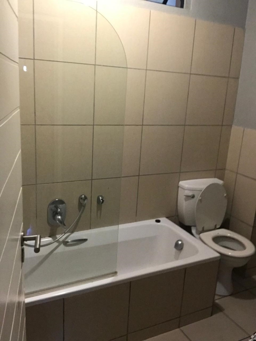 To Let 1 Bedroom Property for Rent in Jackal Creek Golf Estate Gauteng