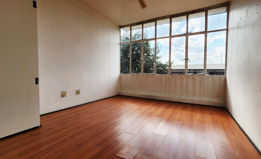 2 Bedroom Property for Sale in Queenswood Gauteng