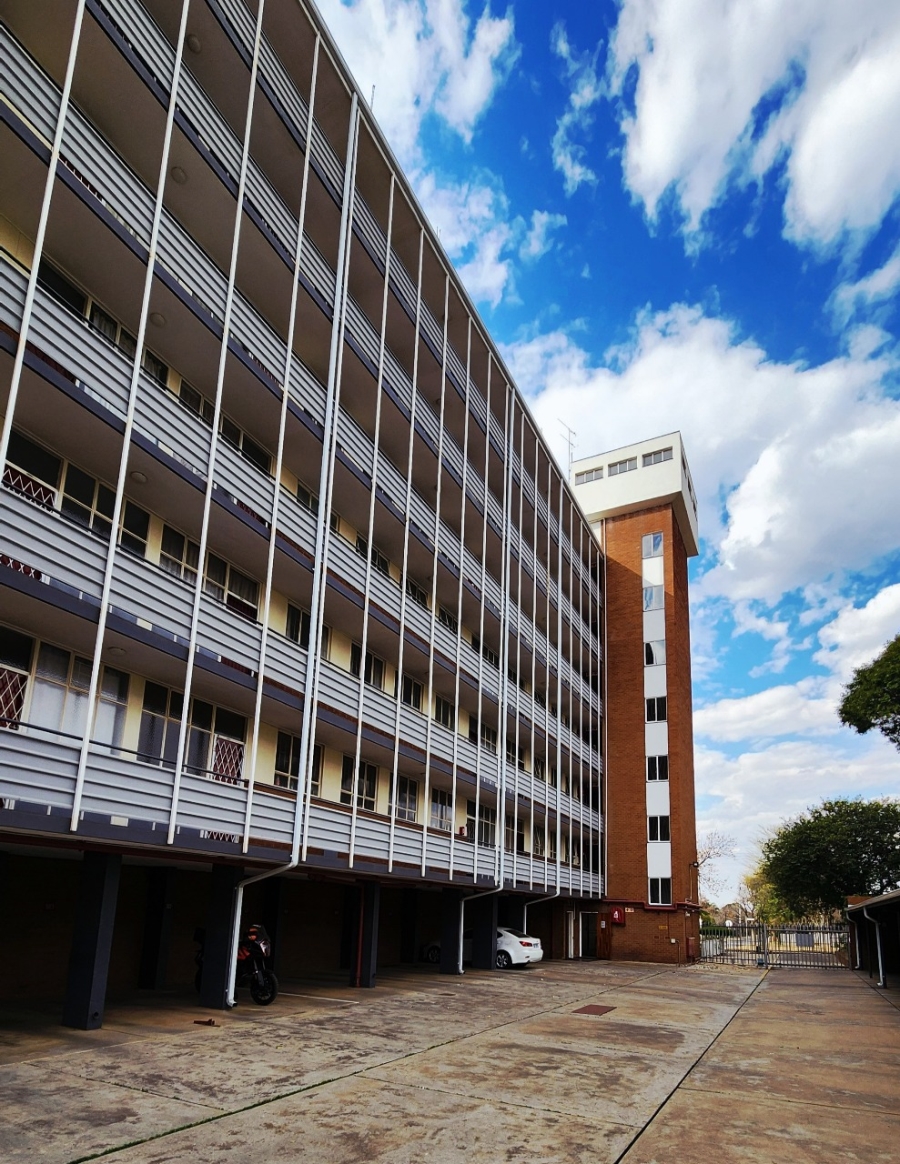 2 Bedroom Property for Sale in Queenswood Gauteng