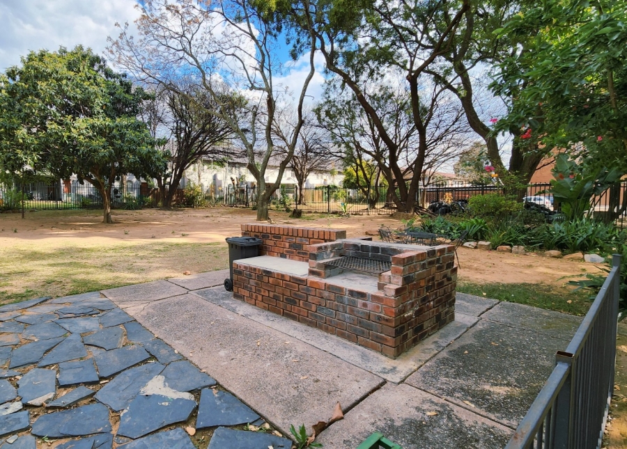 2 Bedroom Property for Sale in Queenswood Gauteng