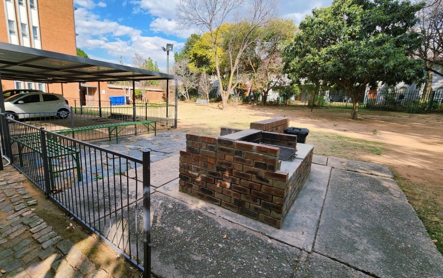 2 Bedroom Property for Sale in Queenswood Gauteng