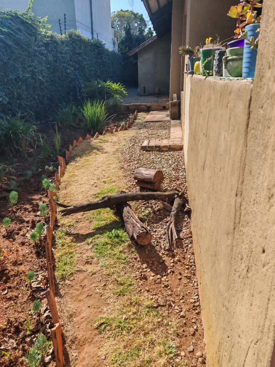 6 Bedroom Property for Sale in Rosebank Gauteng