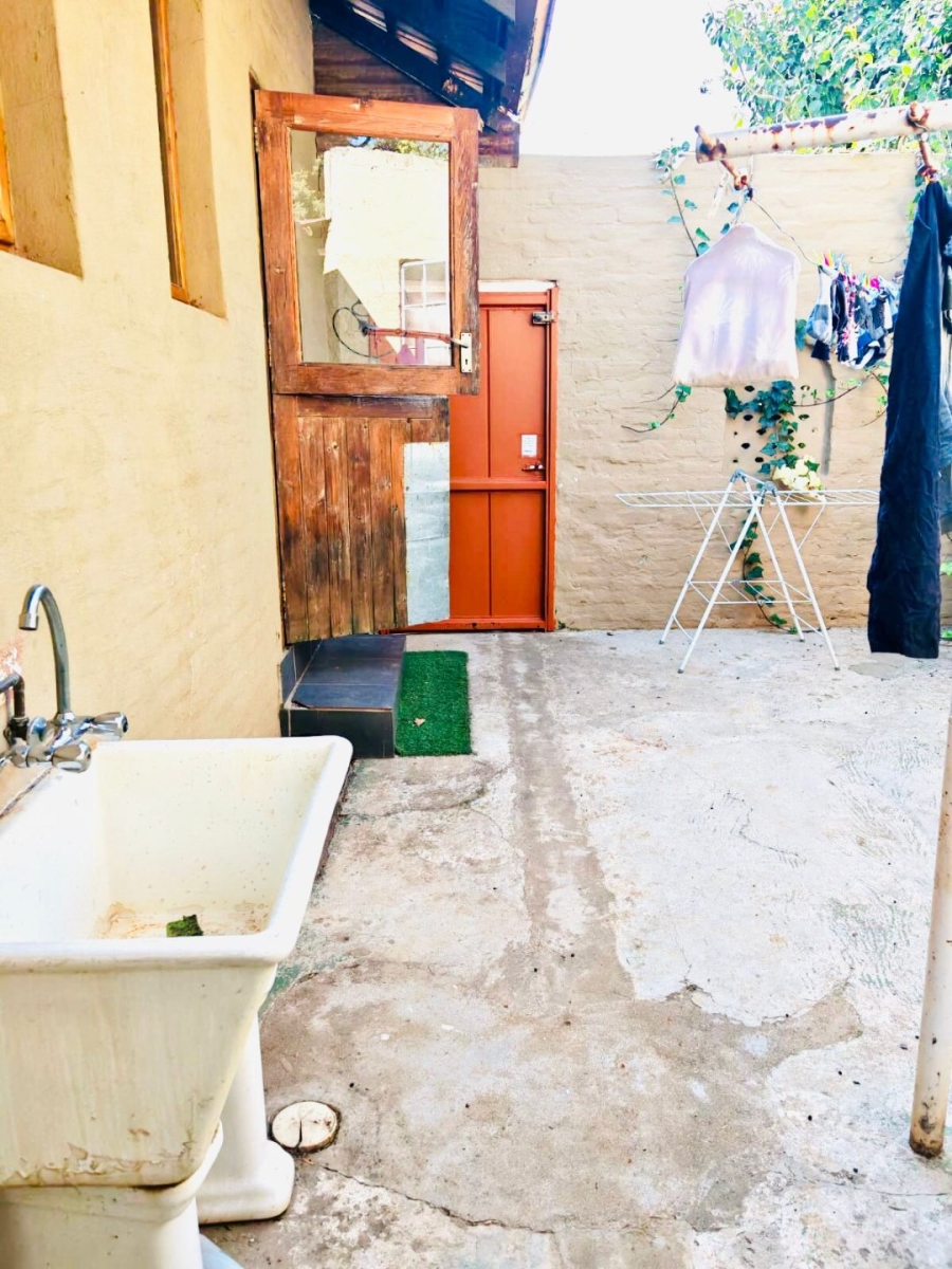 6 Bedroom Property for Sale in Rosebank Gauteng