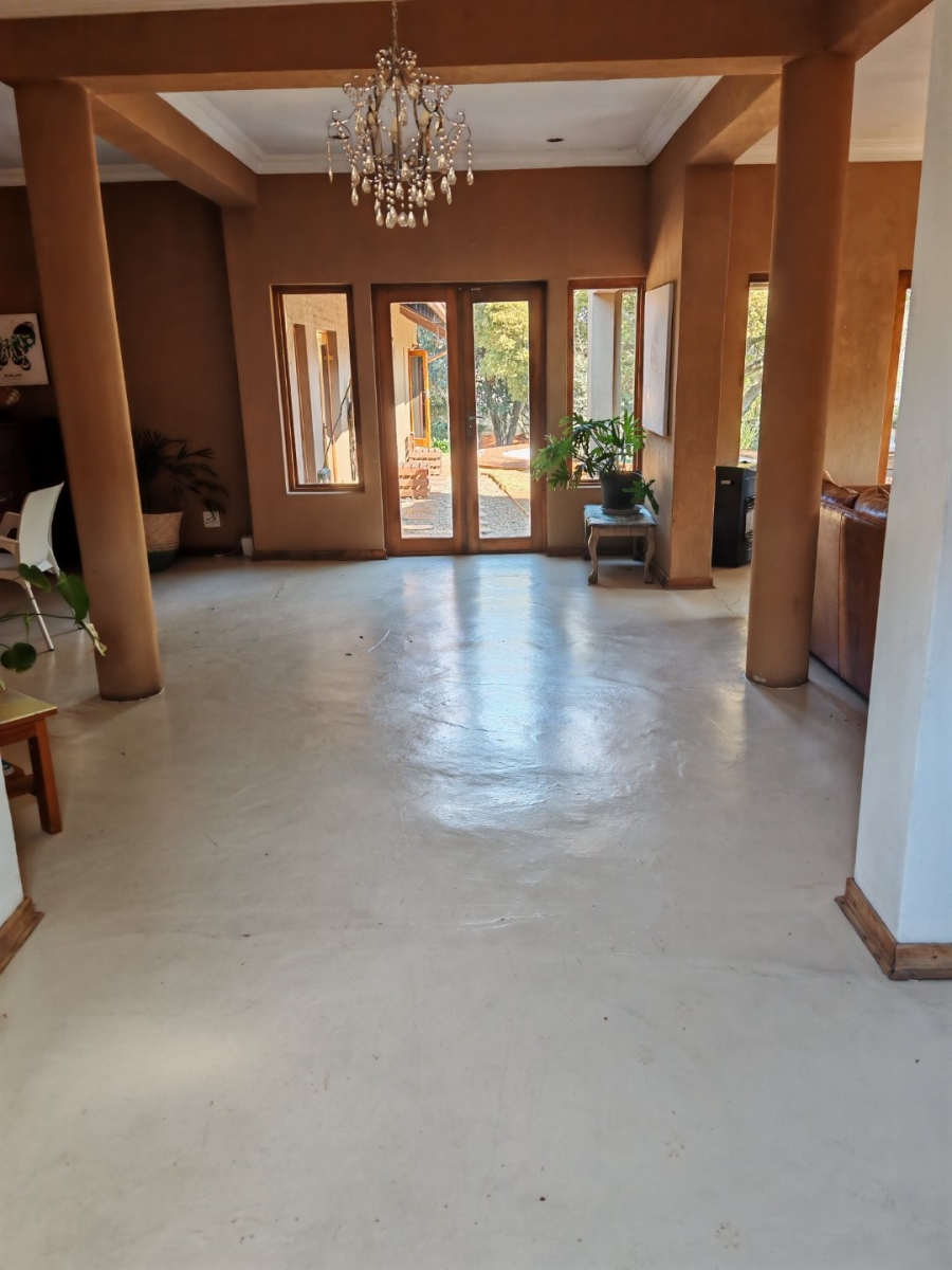 6 Bedroom Property for Sale in Rosebank Gauteng
