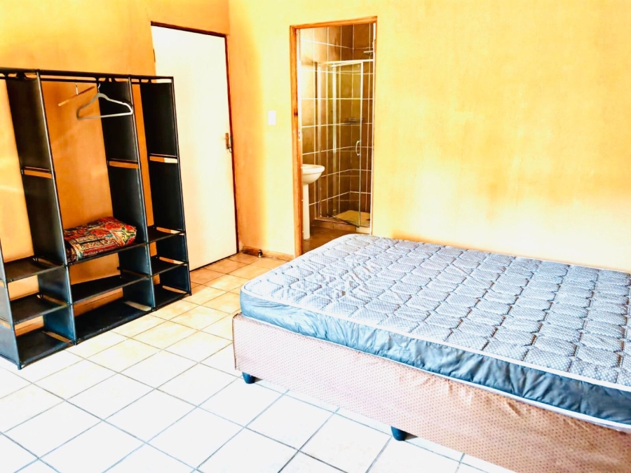 6 Bedroom Property for Sale in Rosebank Gauteng