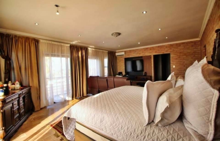 7 Bedroom Property for Sale in West Park Gauteng