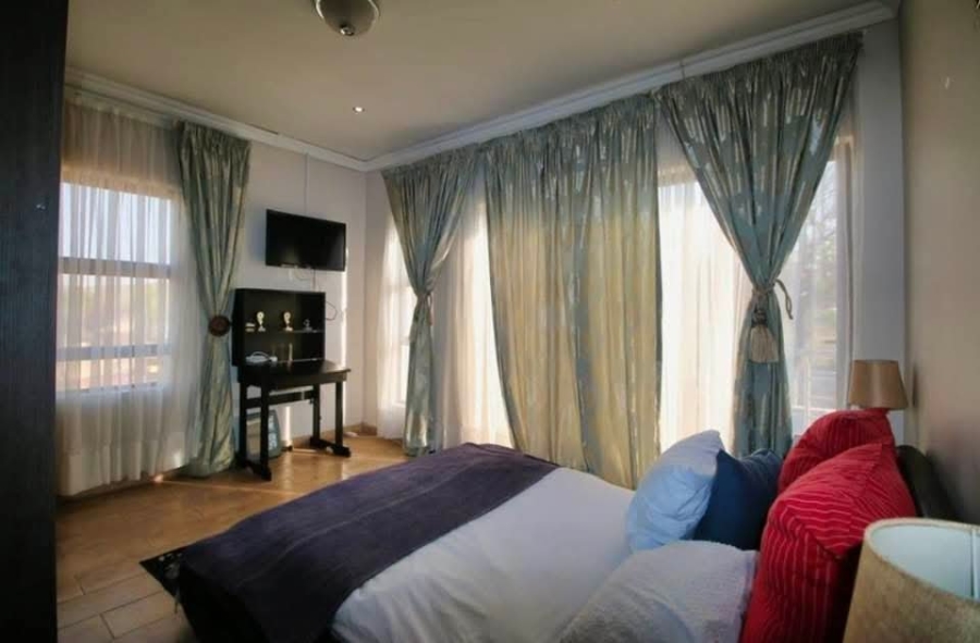 7 Bedroom Property for Sale in West Park Gauteng