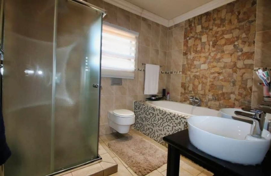 7 Bedroom Property for Sale in West Park Gauteng