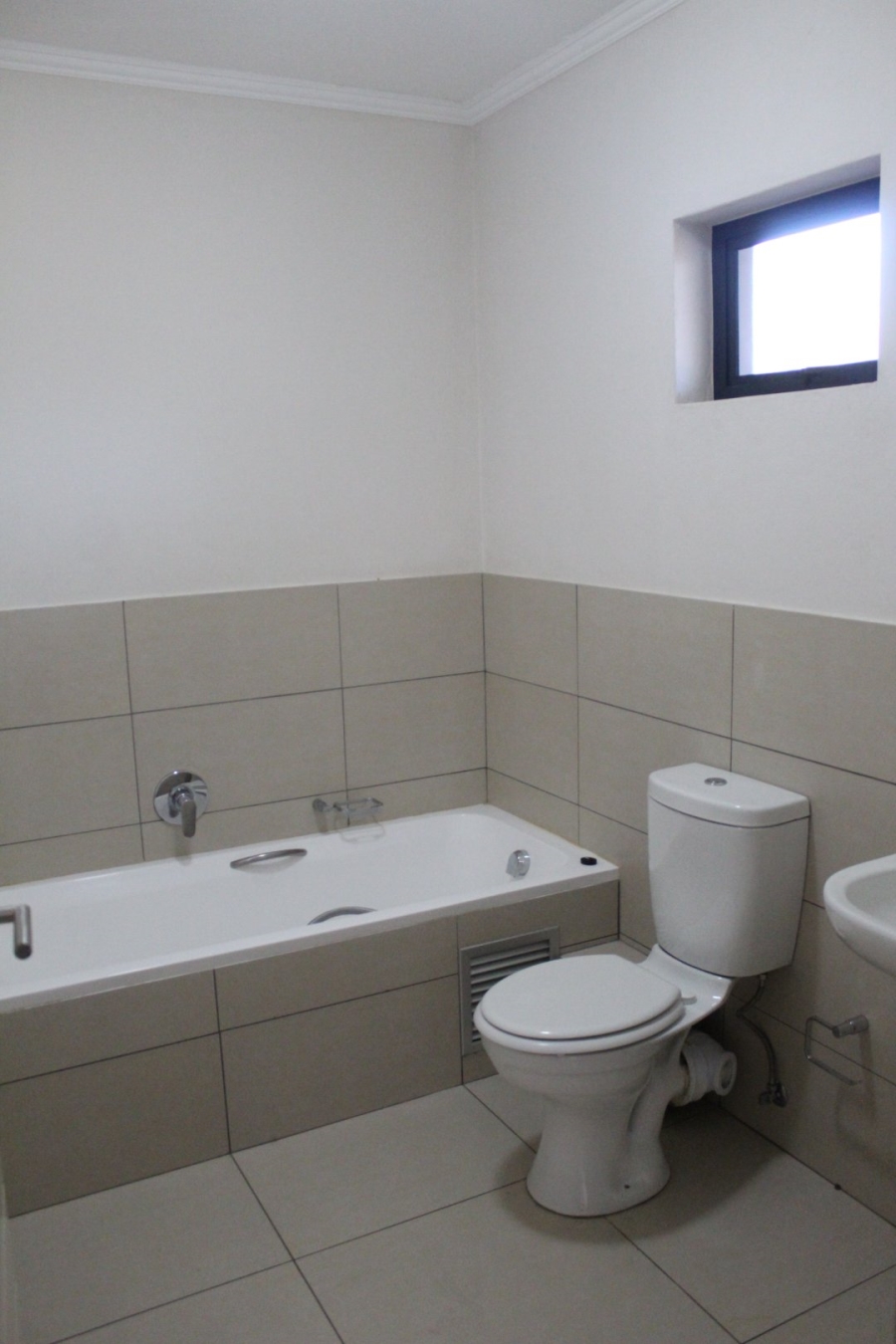 To Let 2 Bedroom Property for Rent in Jackal Creek Golf Estate Gauteng