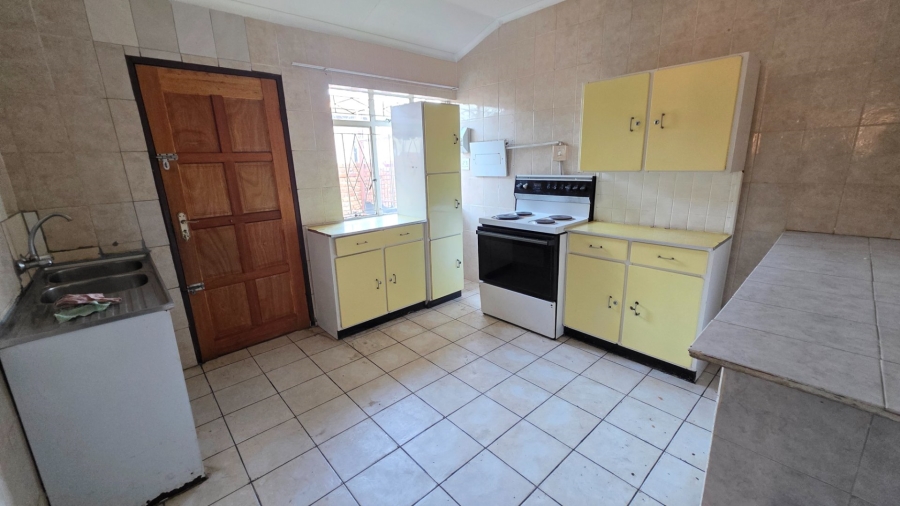 To Let 3 Bedroom Property for Rent in Laudium Gauteng
