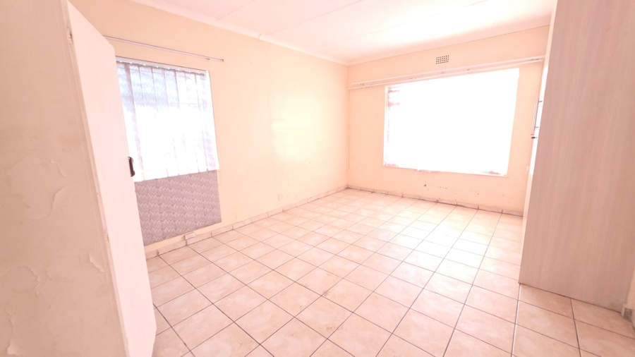 To Let 3 Bedroom Property for Rent in Laudium Gauteng