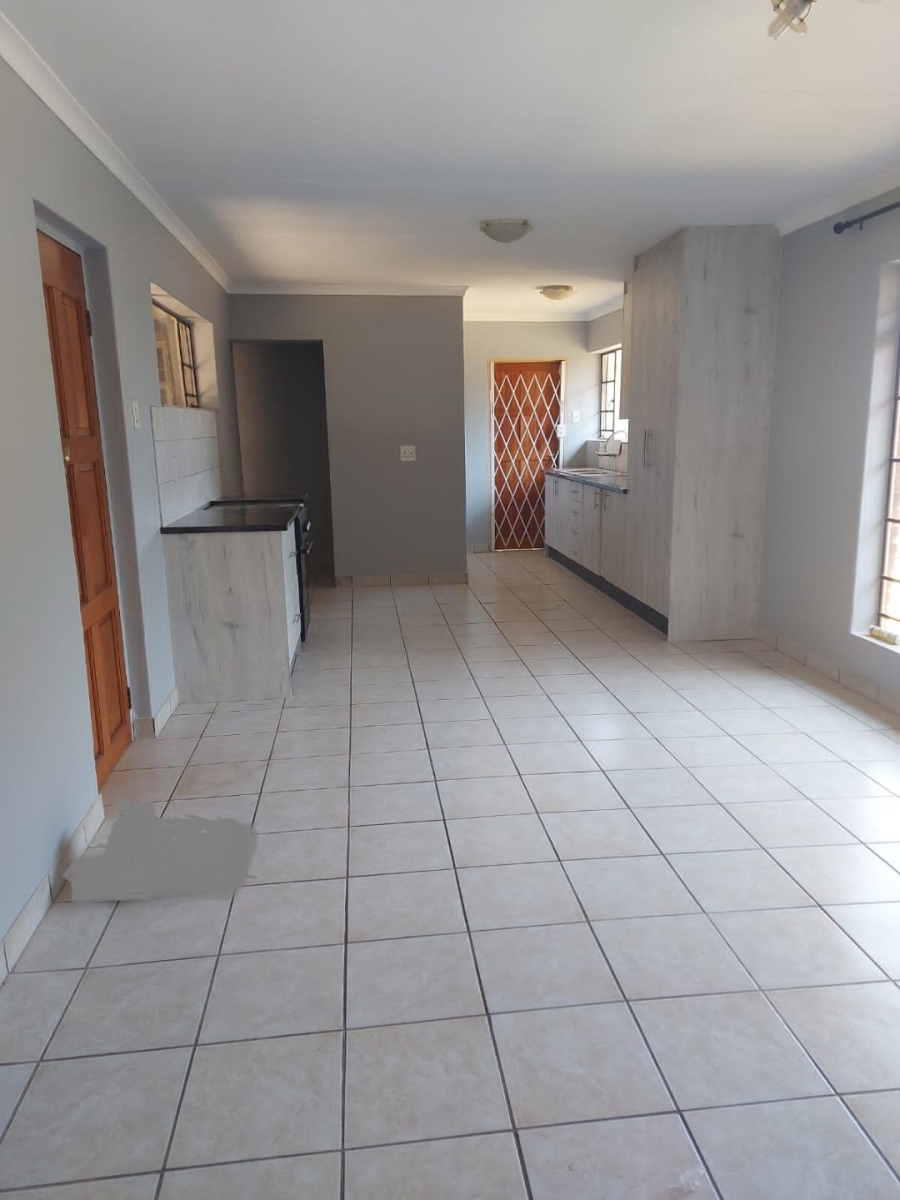To Let 2 Bedroom Property for Rent in Pierre Van Ryneveld Gauteng