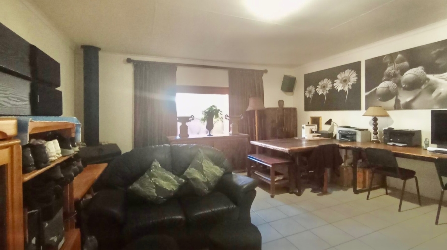 4 Bedroom Property for Sale in Silver Lakes Gauteng