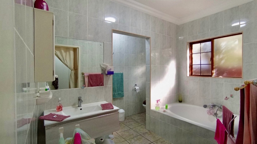 4 Bedroom Property for Sale in Silver Lakes Gauteng