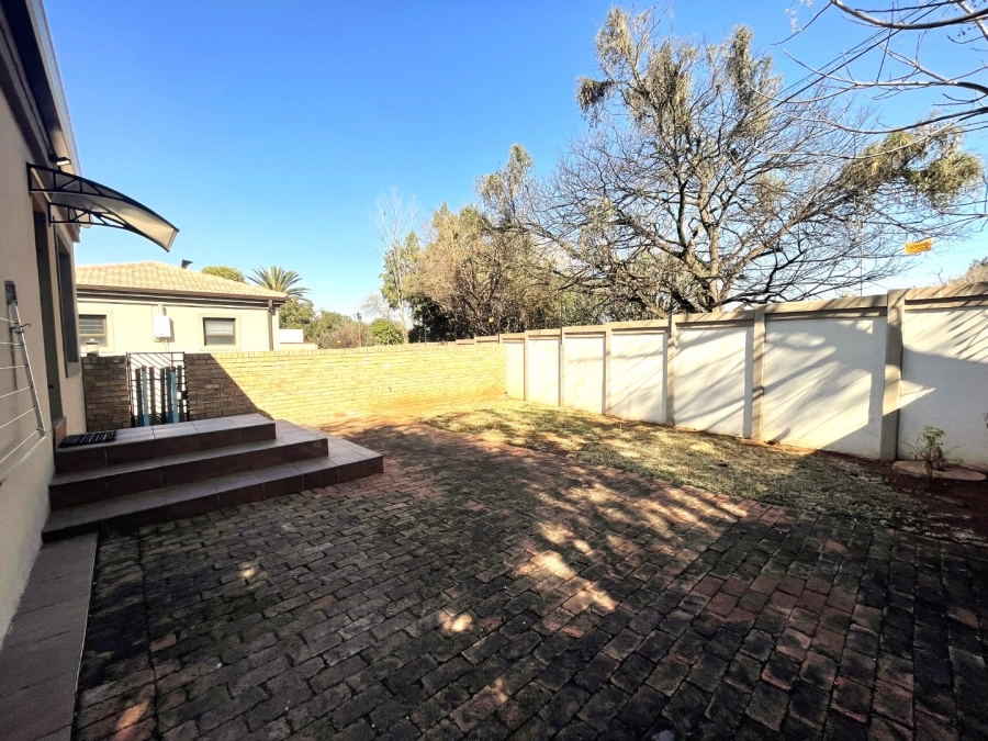To Let 1 Bedroom Property for Rent in Valhalla Gauteng