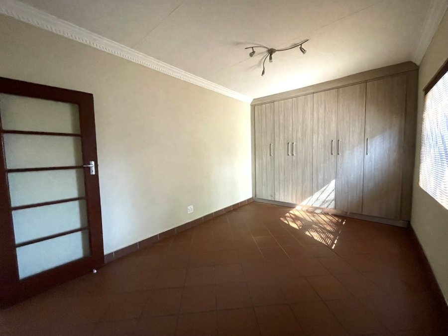 To Let 1 Bedroom Property for Rent in Valhalla Gauteng