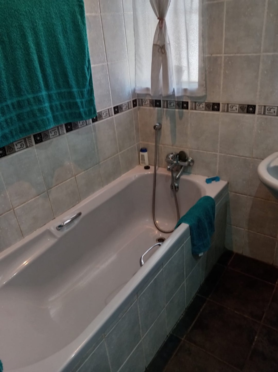 3 Bedroom Property for Sale in Vanderbijlpark SW 5 Gauteng