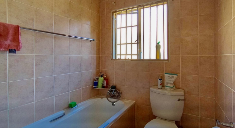 3 Bedroom Property for Sale in Willow Park Manor Gauteng