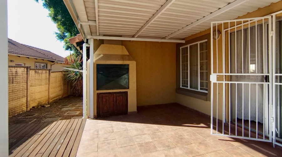 3 Bedroom Property for Sale in Willow Park Manor Gauteng