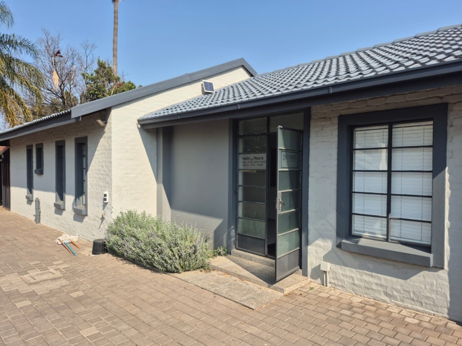 To Let commercial Property for Rent in Garsfontein Gauteng