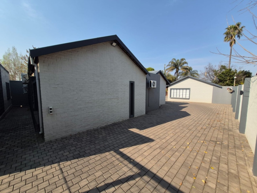 To Let commercial Property for Rent in Garsfontein Gauteng