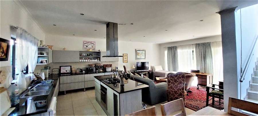 To Let 2 Bedroom Property for Rent in Emmarentia Gauteng