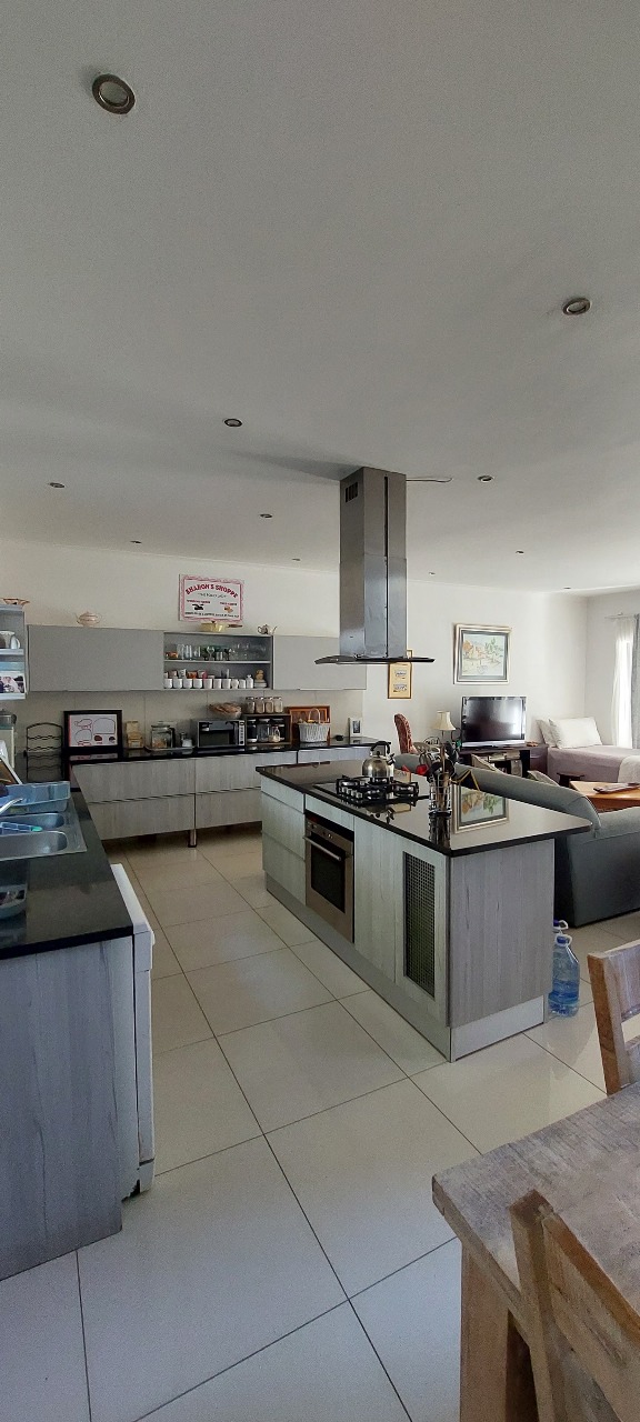 To Let 2 Bedroom Property for Rent in Emmarentia Gauteng