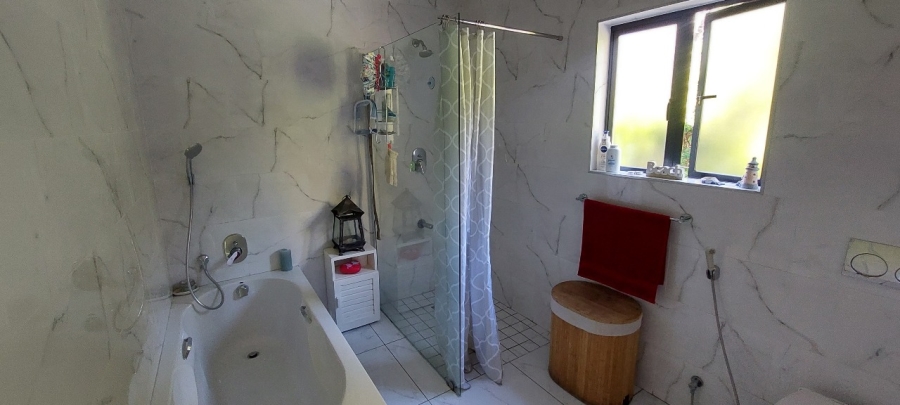 To Let 2 Bedroom Property for Rent in Emmarentia Gauteng