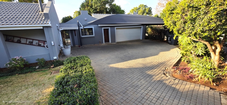 4 Bedroom Property for Sale in Eldoraigne Gauteng