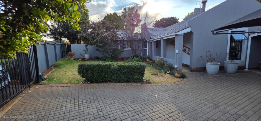 4 Bedroom Property for Sale in Eldoraigne Gauteng
