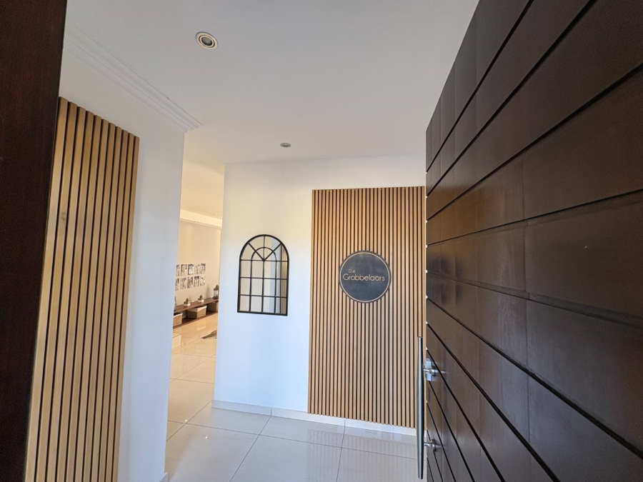 4 Bedroom Property for Sale in Willow Acres Ext 10 Gauteng