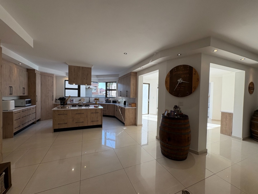4 Bedroom Property for Sale in Willow Acres Ext 10 Gauteng