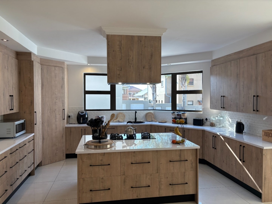 4 Bedroom Property for Sale in Willow Acres Ext 10 Gauteng